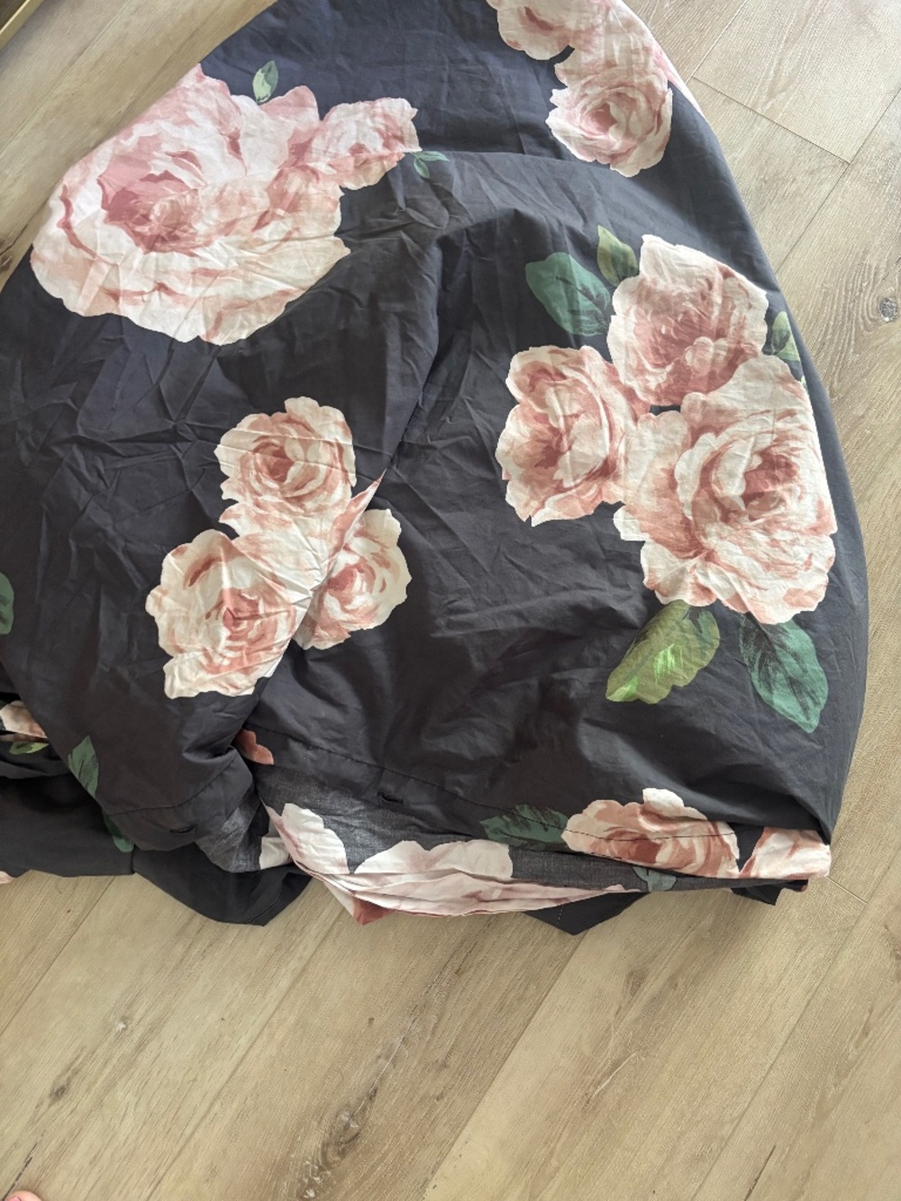 the Pottery Barn Teen Emily & Meritt Bed of Roses duvet cover Full/Queen